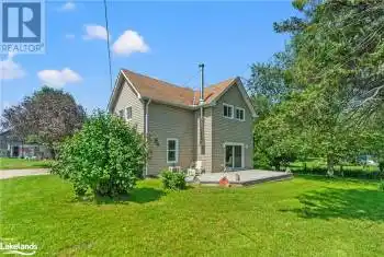 8870 COUNTY 93 Road, Midland, Ontario L4R4K4, 3 Bedrooms Bedrooms, ,4 BathroomsBathrooms,All Houses,For Sale,COUNTY 93,S10439540