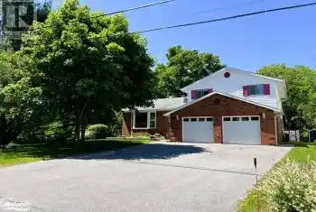 17 MACKLAIM Drive, Parry Sound, Ontario P2A2Z7, 3 Bedrooms Bedrooms, ,3 BathroomsBathrooms,All Houses,For Sale,MACKLAIM,40598199