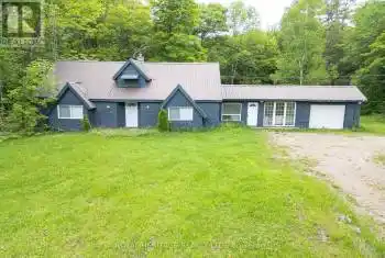 17415 HWY 35 Street, Algonquin Highlands, Ontario K0M1J2, 4 Bedrooms Bedrooms, ,2 BathroomsBathrooms,All Houses,For Sale,HWY 35,X8418352