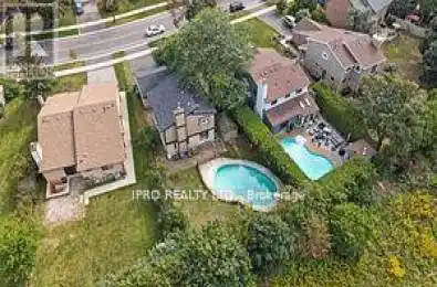 2545 Drive Mississauga (Erin Mills) Ontario L5L2J9