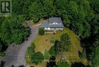 1070 Tally-Ho Winter Park Road, Lake of Bays, Ontario P1H2J6, 4 Bedrooms Bedrooms, ,2 BathroomsBathrooms,All Houses,For Sale,Tally-Ho Winter Park,X8444216