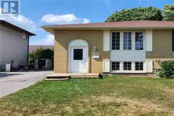 876 BEACONHILL Court, Kingston, Ontario K7P2A8, 4 Bedrooms Bedrooms, ,2 BathroomsBathrooms,All Houses,For Sale,BEACONHILL,40613744