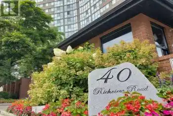 40 Richview Road Unit# 203, Toronto (Humber Heights), Ontario M9A5C1, 3 Bedrooms Bedrooms, ,2 BathroomsBathrooms,Condo,For Sale,Richview,W9008509