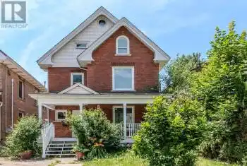 210 Lock Street, Haldimand (Dunnville), Ontario N1A1V2, 4 Bedrooms Bedrooms, ,3 BathroomsBathrooms,All Houses,For Sale,Lock,X9013983