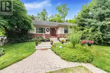 2 Mountain Brow Boulevard, Hamilton (Sunninghill), Ontario L8T1A3, 5 Bedrooms Bedrooms, ,3 BathroomsBathrooms,All Houses,For Sale,Mountain Brow,X9014686