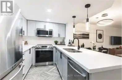 330 Street Unit 302 Toronto C08 Ontario M5A4S9