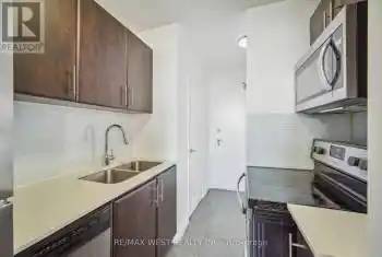 120 Raglan Avenue Unit# 602, Toronto (Humewood-Cedarvale), Ontario M6C2L4, 2 Bedrooms Bedrooms, ,1 BathroomBathrooms,Condo,For Rent,Raglan,C9025360