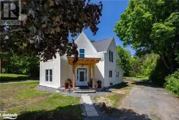 2673 MUSKOKA RD 117, Baysville, Ontario P0B1A0, 3 Bedrooms Bedrooms, ,2 BathroomsBathrooms,All Houses,For Sale,MUSKOKA RD 117,40619099