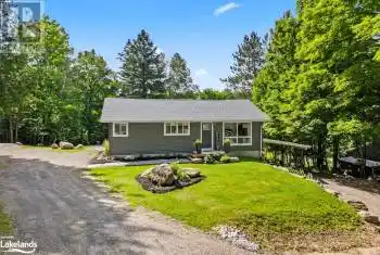 437 MOUNTAIN Street, Haliburton, Ontario K0M1S0, 3 Bedrooms Bedrooms, ,1 BathroomBathrooms,All Houses,For Sale,MOUNTAIN,40619007