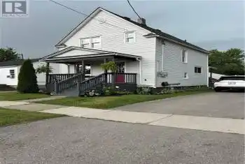 277 CENTRAL Avenue, Fort Erie (332 - Central), Ontario L2A3T4, 3 Bedrooms Bedrooms, ,2 BathroomsBathrooms,All Houses,For Sale,CENTRAL,X9412212