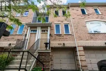 20B Leaside Park Drive, Toronto (Thorncliffe Park), Ontario M4H1R2, 3 Bedrooms Bedrooms, ,3 BathroomsBathrooms,All Houses,For Sale,Leaside Park,C9039607