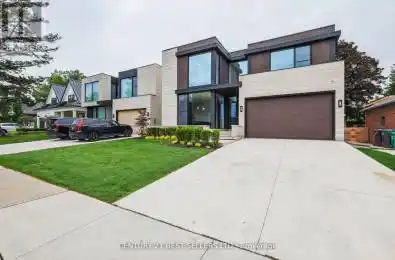 121 Drive Mississauga Ontario L5G3N3