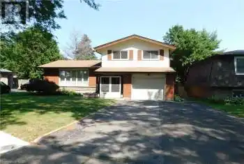 3004 CULLIMORE Avenue, Niagara Falls (206 - Stamford), Ontario L2J2S8, 3 Bedrooms Bedrooms, ,2 BathroomsBathrooms,All Houses,For Sale,CULLIMORE,X9413001