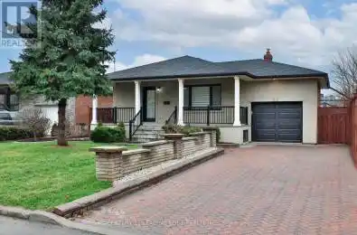 10 FRANKFORT Avenue Toronto (Rustic) Ontario M6L2Y2