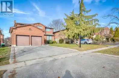 170 Amber Avenue Oshawa (McLaughlin) Ontario L1J7V5