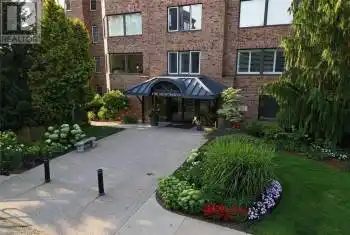 30 FRONT Street Unit# 202, Stratford, Ontario N5A7S3, 1 Bedroom Bedrooms, ,1 BathroomBathrooms,Condo,For Sale,FRONT,40628595