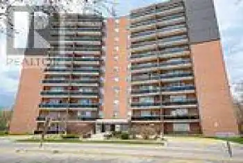 3145 Queen Frederica Drive Unit# 904, Mississauga (Applewood), Ontario L4Y3A7, 2 Bedrooms Bedrooms, ,1 BathroomBathrooms,Condo,For Sale,Queen Frederica,W9239587