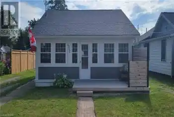 402 SCHOOLEY Road, Fort Erie (337 - Crystal Beach), Ontario L0S1B0, 2 Bedrooms Bedrooms, ,1 BathroomBathrooms,All Houses,For Rent,SCHOOLEY,X9414252