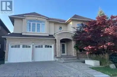 18 Crescent Aurora Ontario L4G0C5