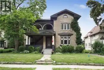 132 YOUNG Street, Kitchener, Ontario N2H4Z4, 3 Bedrooms Bedrooms, ,4 BathroomsBathrooms,All Houses,For Sale,YOUNG,40630188