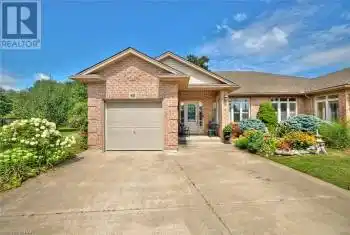 60 BRIDGEWATER Court, Welland (767 - N. Welland), Ontario L3C7M6, 2 Bedrooms Bedrooms, ,1 BathroomBathrooms,All Houses,For Sale,BRIDGEWATER,X9414291