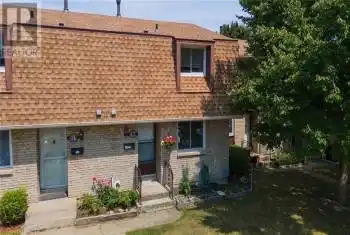 50 LAKESHORE Road Unit# 12, St. Catharines (443 - Lakeport), Ontario L2N6P8, 3 Bedrooms Bedrooms, ,2 BathroomsBathrooms,All Houses,For Sale,LAKESHORE,X9413220