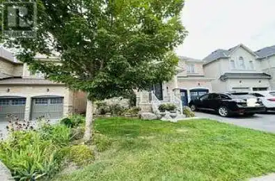 1019 Circle Newmarket Ontario L3X0G4