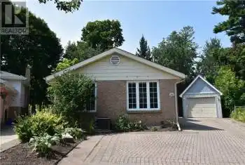 141 FENWICK Court, Kitchener, Ontario N2M5E8, 3 Bedrooms Bedrooms, ,2 BathroomsBathrooms,All Houses,For Sale,FENWICK,40626709