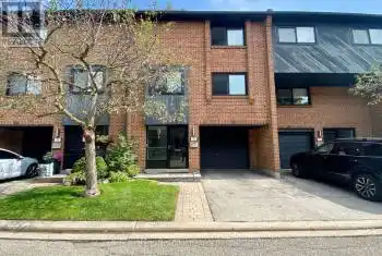 20 Mineola Rd Unit# 52, Mississauga, Ontario L5G 4N9, 3 Bedrooms Bedrooms, 8 Rooms Rooms,3 BathroomsBathrooms,All Houses,Rented,Mineola,W9259517