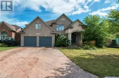 529 Crescent Kitchener Ontario N2K4H9