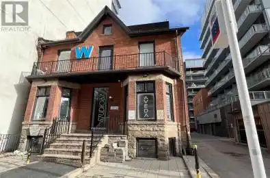 67 Street Unit Level 3 Toronto Ontario M5V2M9