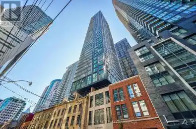 327 Street Unit 4405 Toronto Ontario M5V0W7