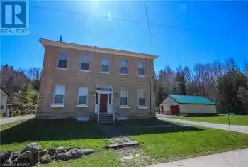 484 CARLISLE Street, Saugeen Shores, Ontario N0H2L0, 8 Bedrooms Bedrooms, ,2 BathroomsBathrooms,All Houses,For Sale,CARLISLE,40636120