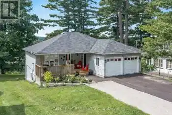 10 Clarence Avenue, Penetanguishene, Ontario L9M1A9, 3 Bedrooms Bedrooms, ,2 BathroomsBathrooms,All Houses,For Sale,Clarence,S9266804