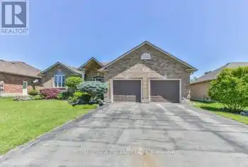 16 PINEHURST Drive, Thames Centre (Dorchester), Ontario N0L1G2, 6 Bedrooms Bedrooms, ,3 BathroomsBathrooms,All Houses,For Sale,PINEHURST,X8400806