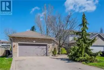 45 SANDPIPER Drive, Guelph, Ontario N1C1C9, 3 Bedrooms Bedrooms, ,3 BathroomsBathrooms,All Houses,For Sale,SANDPIPER,40637854