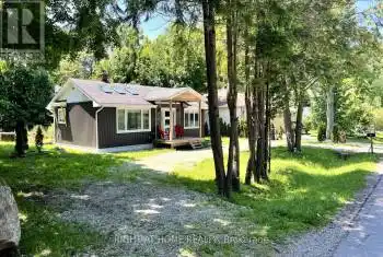 43 Lakeside Dr, Innisfil, Ontario L9S 2T9, 2 Bedrooms Bedrooms, 5 Rooms Rooms,2 BathroomsBathrooms,All Houses,Rented,Lakeside,N9270193