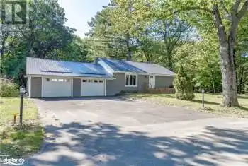 125 OAKWOOD Drive, Gravenhurst (Muskoka (S)), Ontario P1P1B3, 4 Bedrooms Bedrooms, ,3 BathroomsBathrooms,All Houses,For Sale,OAKWOOD,X10438867