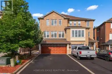 154 Circle Aurora Ontario L4G7N8