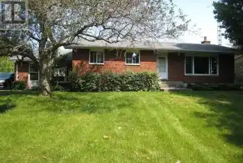 1194 County Rd 1, Prince Edward County (Bloomfield), Ontario K0K1G0, 3 Bedrooms Bedrooms, ,1 BathroomBathrooms,All Houses,For Sale,County Rd 1,X9284239