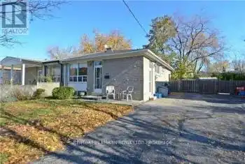 245 Axminster Drive, Richmond Hill (Crosby), Ontario L4C2W2, 3 Bedrooms Bedrooms, ,1 BathroomBathrooms,All Houses,For Rent,Axminster,N9285107