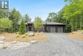 25 Deerhurst Highlands Drive, Huntsville, Ontario P1H1B1, 3 Bedrooms Bedrooms, ,2 BathroomsBathrooms,All Houses,For Sale,Deerhurst Highlands,X9299412