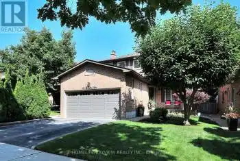 32 McCallum Dr, Richmond Hill, Ontario L4C 7S9, 3 Bedrooms Bedrooms, 9 Rooms Rooms,3 BathroomsBathrooms,All Houses,Sold,McCallum,N9298366