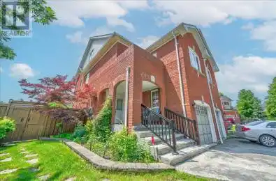 394 Court Mississauga (Cooksville) Ontario L5B4H3