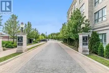 180 John West Way Unit# 211, Aurora (Bayview Wellington), Ontario L4G0E4, 2 Bedrooms Bedrooms, ,2 BathroomsBathrooms,Condo,For Sale,John West,N9302304