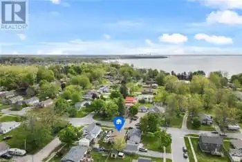 257 RIDGE Road, Fort Erie (337 - Crystal Beach), Ontario L0S1B0, 3 Bedrooms Bedrooms, ,2 BathroomsBathrooms,All Houses,For Sale,RIDGE,X9413604