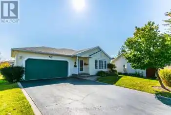 135 Glenariff Drive, Hamilton (Freelton), Ontario L8B1A5, 2 Bedrooms Bedrooms, ,3 BathroomsBathrooms,All Houses,For Sale,Glenariff,X9305279