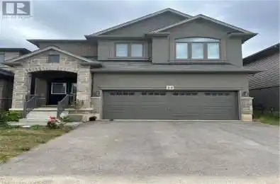 44 AMOS Avenue Brantford Ontario N3T0K4