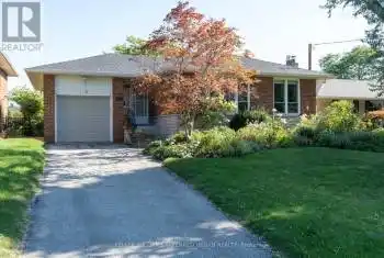 15 Woodthorpe Road, Toronto (Victoria Village), Ontario M4A1S5, 3 Bedrooms Bedrooms, ,2 BathroomsBathrooms,All Houses,For Sale,Woodthorpe,C9308032