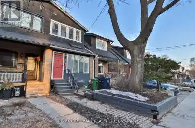 67 Gainsborough Road Toronto (Woodbine Corridor) Ontario M4L3C1